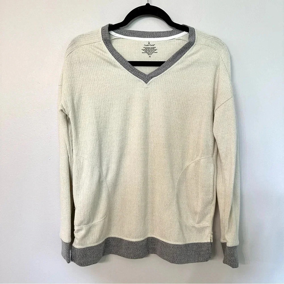 Cuddl Duds V-Neck Ivory and Gray Long Sleeve Ribbed Soft Top Size XS - Picture 2 of 8
